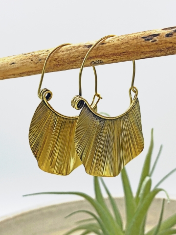 Fröhliche Design-Ohrringe Ivy Messing, goldfarben